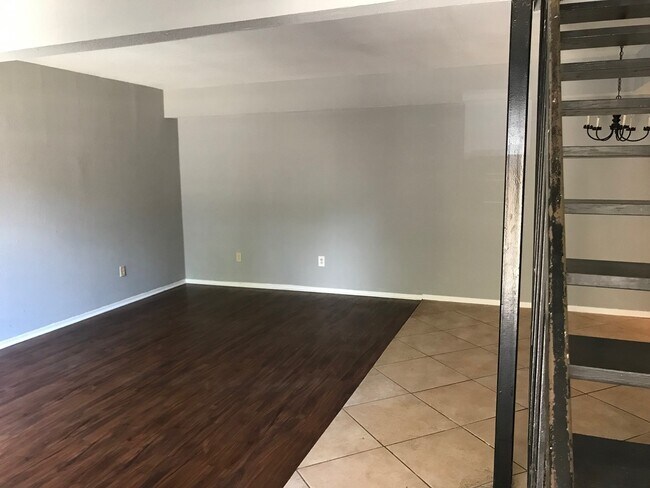 Building Photo - 3121 Park Ln