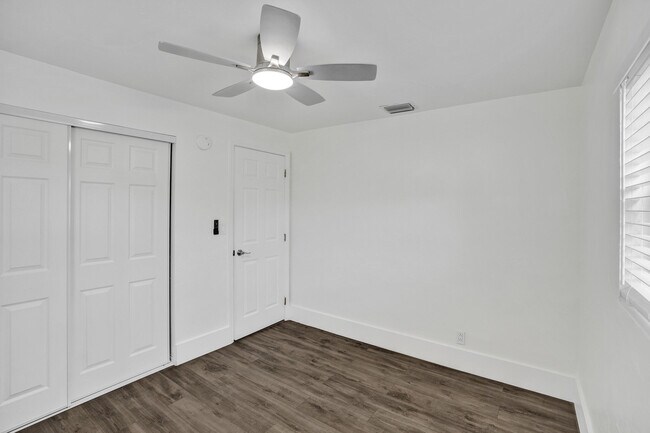 Building Photo - 1510 S 23rd Ave