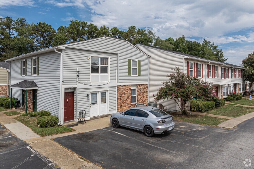 Primary Photo - Southwood Apartments