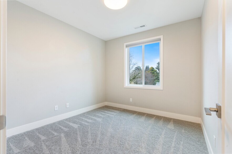 Bedroom 2 - 2335 NE Couch St