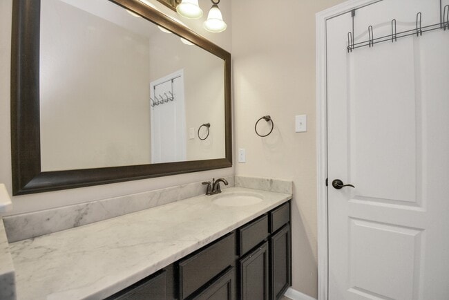Building Photo - 17510 Woodfalls Ln