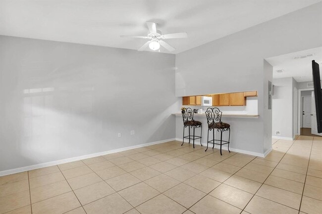Building Photo - 241 Dixie Dr