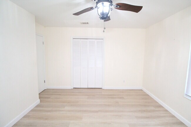 Building Photo - Spacious 4BR, 2BA Central Pensacola Home on a Large Corner Lot with Sunroom & 2-Car Garage