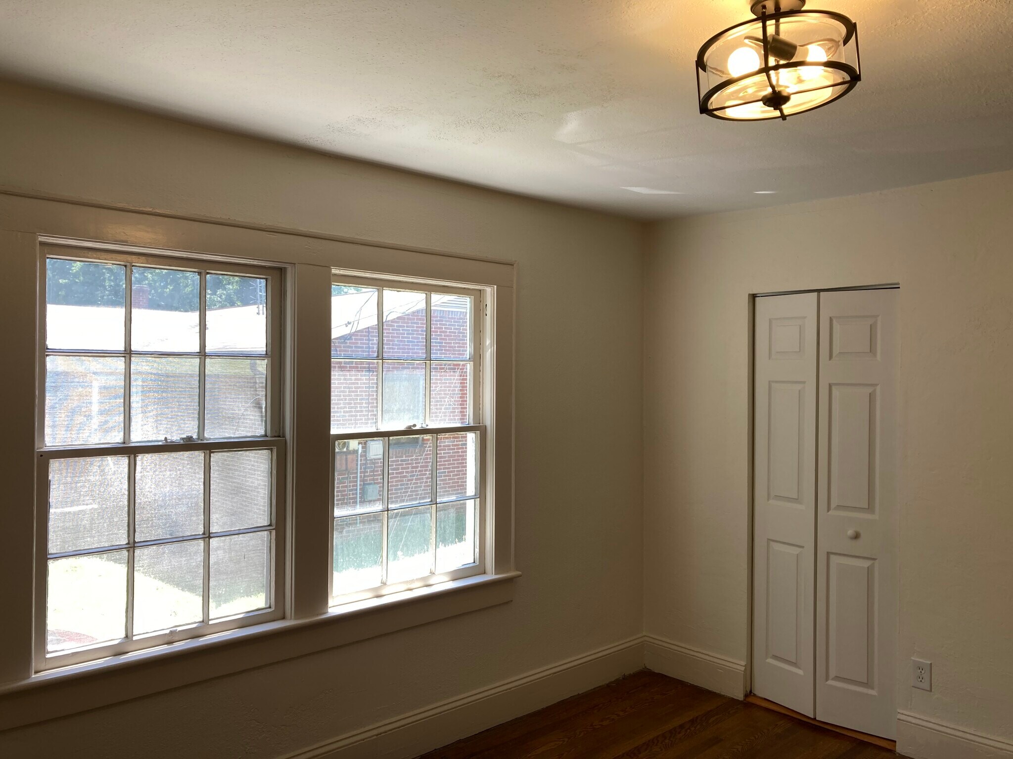 Building Photo - 1002 4th Street Dr NW