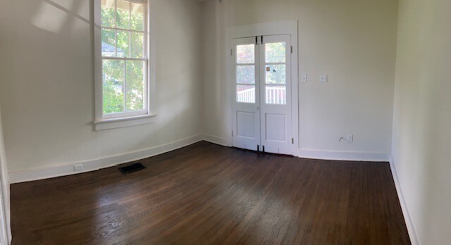 Building Photo - 1302 Soniat St
