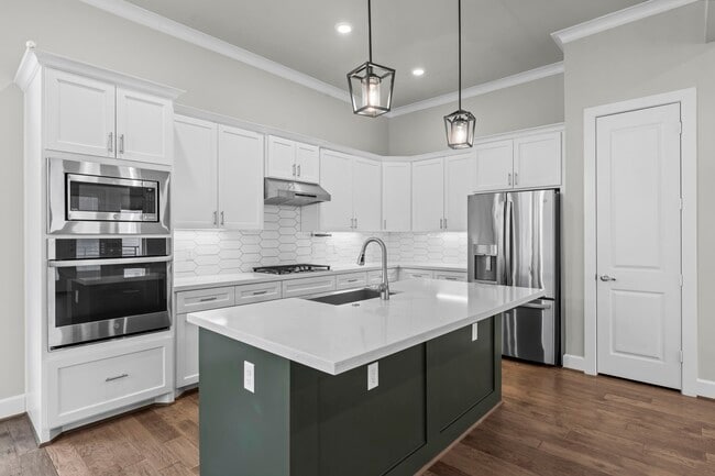 Building Photo - 954 Fisher St