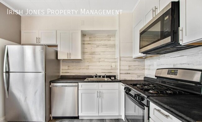 Building Photo - 38 Rugby Rd