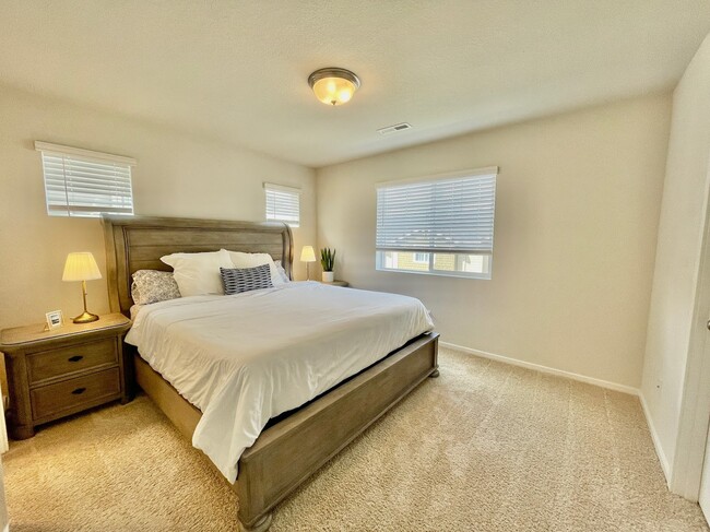 Main bedroom - 7797 NW Spirea St