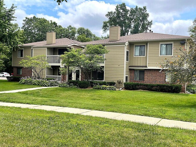 Building Photo - 3001 Fernwood Ave