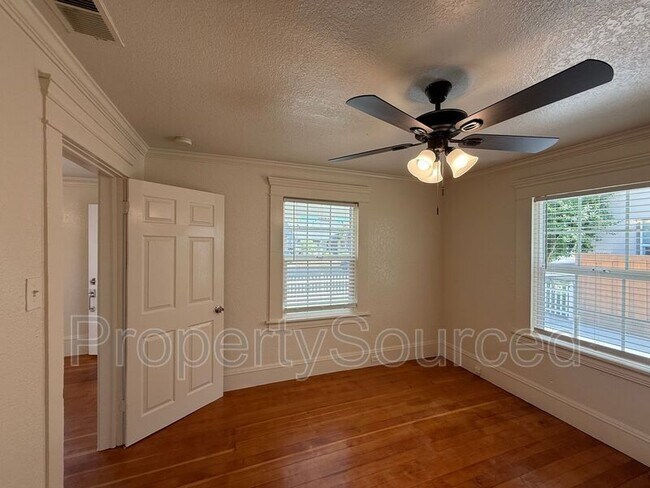 Building Photo - 949 Windeler Ave