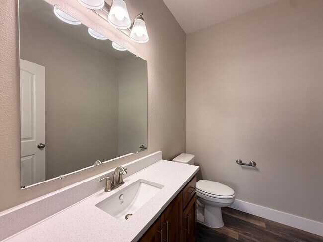 Building Photo - BIGFIR1069-1071