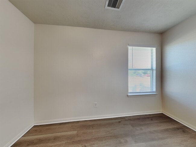 Building Photo - 3410 Maris Way