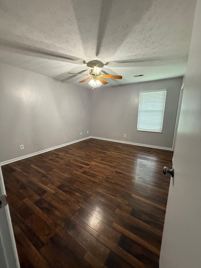 Building Photo - 4512 Hooks Ln