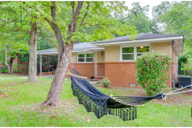 Building Photo - 512 S 3rd St