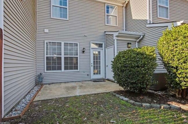 Building Photo - 682 Windbrook Cir