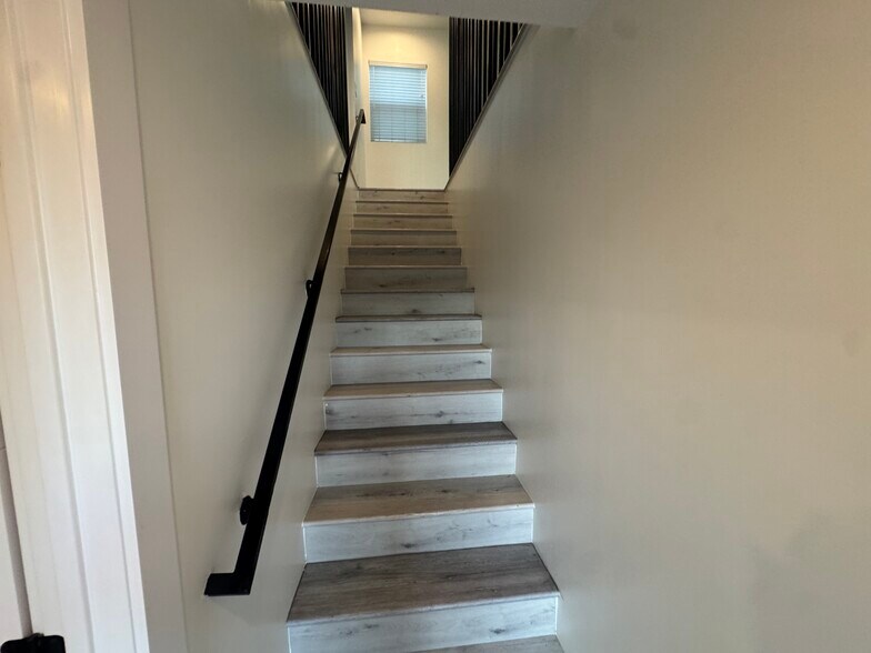 Building Photo - 5919 Dauphin Ave