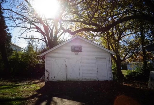 Building Photo - 3 bedroom 2 bathroom independent house pet...