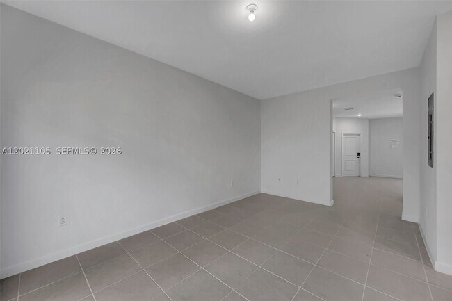 Building Photo - 2854 SE 25th Ave