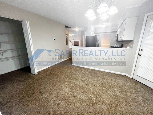Building Photo - 4904 Fenbrook Ct