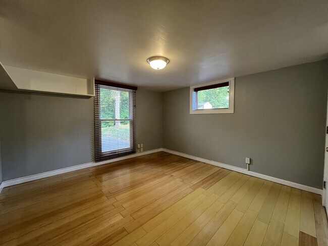 Building Photo - Beautiful 3-Bedroom Home with Remodeled Kitchen, Dual Living Spaces & Spacious Backyard