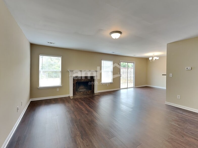 Building Photo - 2920 Mayfair Dr