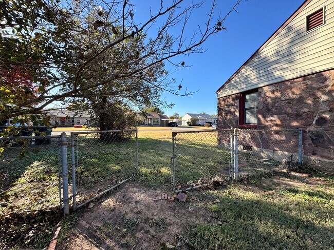 Building Photo - Charming Home for Rent