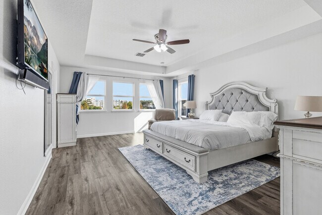 Building Photo - Waterfront Lake Nona Pool Home