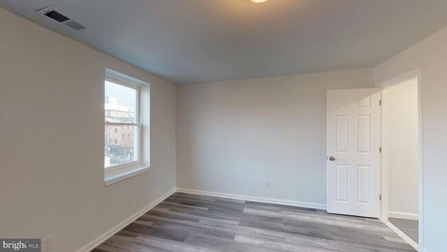 Building Photo - 428 S Bond St