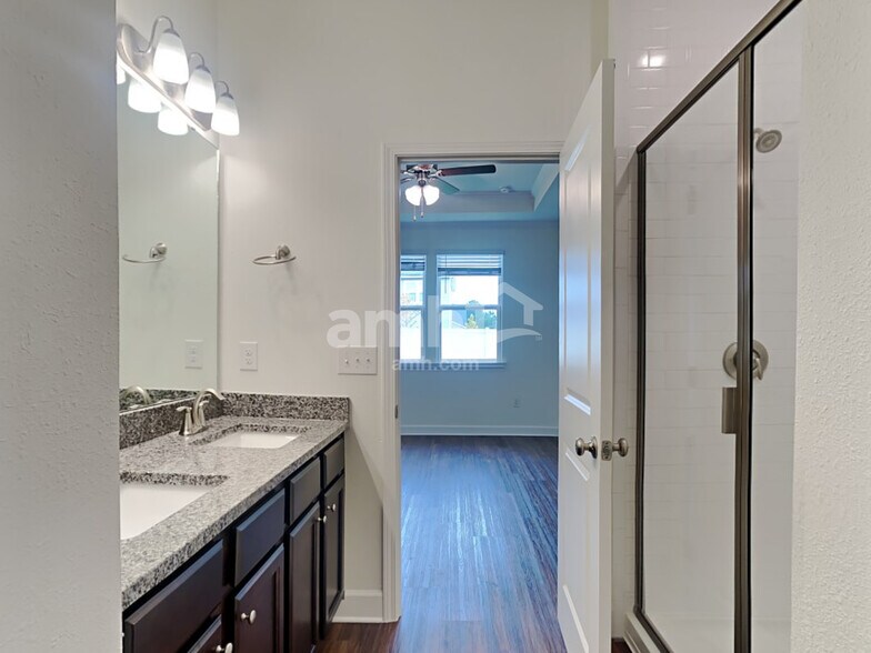 Building Photo - 5810 Hampton Creek Rd