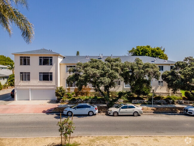 Building Photo - 401-409 San Vicente Blvd