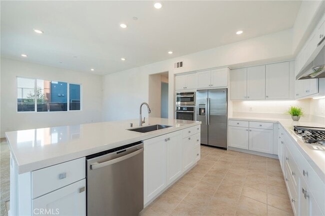 Building Photo - 121 Baluster