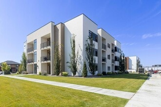 Building Photo - Modern 2 Bed/2 Bath Condo in Rexburg