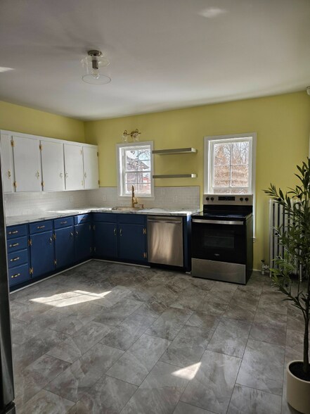 Building Photo - 262 N State St