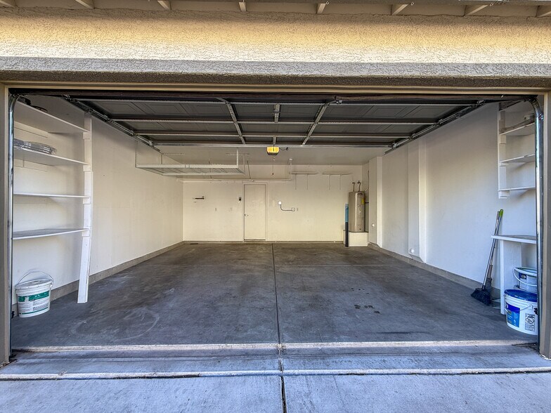 Building Photo - 2771 N Saramano Ln