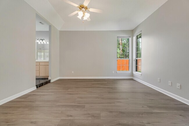 Building Photo - 114 Dana Pointe