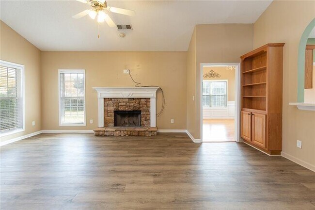 Building Photo - 300 McKendree Ct