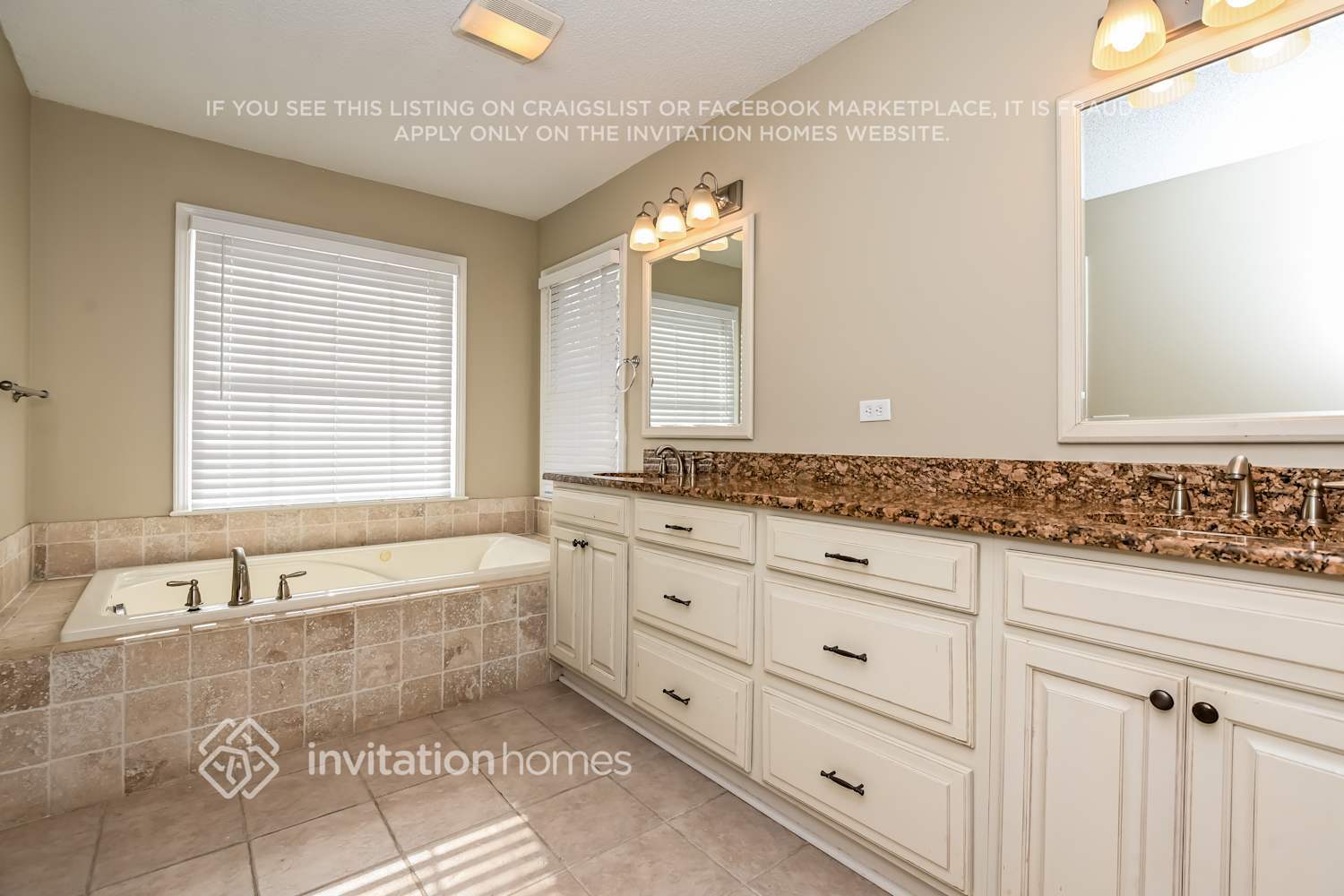 Building Photo - 2585 Loring Rd NW