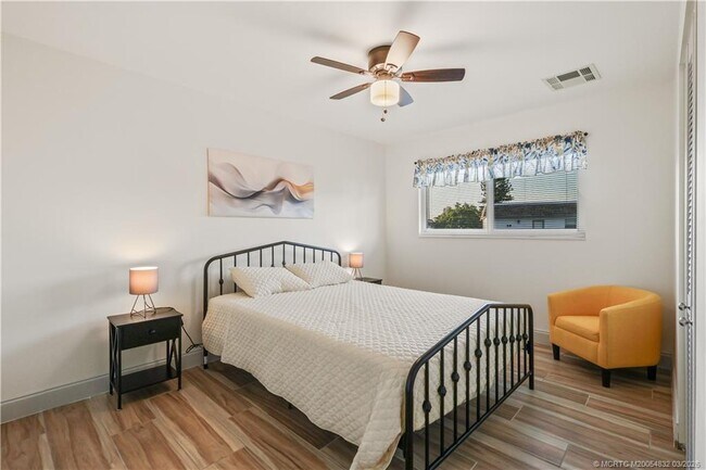 Building Photo - 2950 SE Ocean Blvd