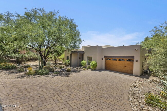 Building Photo - 3105 E Arroyo Hondo Rd