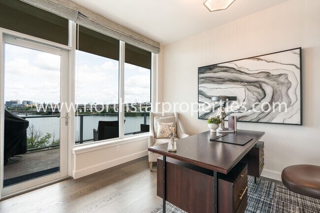 Building Photo - Unobstructed Views at The Strand