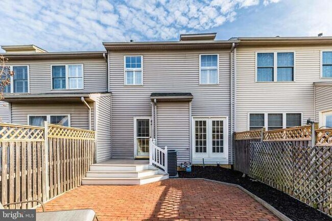Building Photo - 2439 Rippling Brook Rd