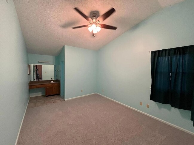 Building Photo - 224 Vista Grande Dr