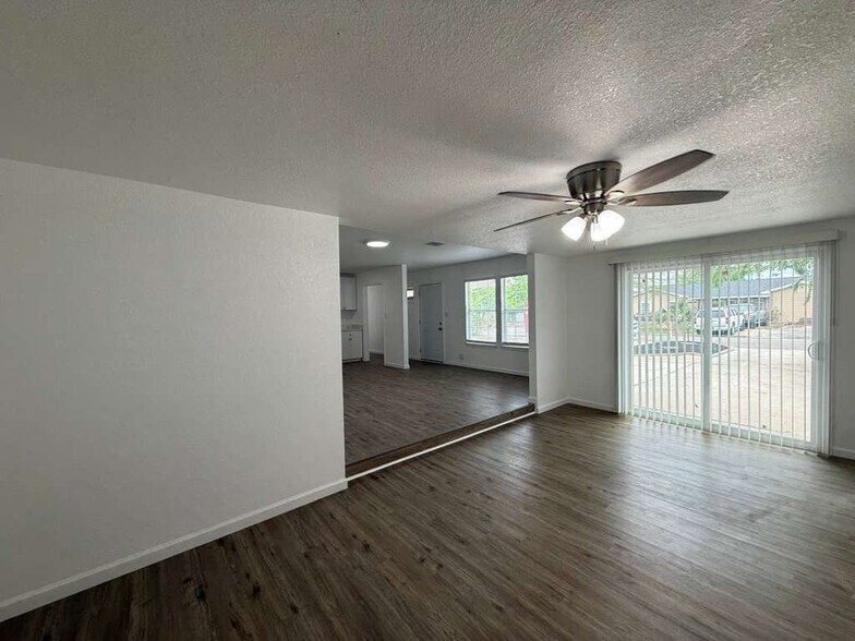 Building Photo - 143 Huxley Dr