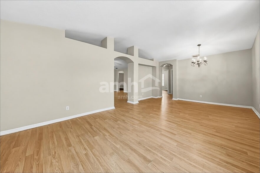 Building Photo - 1212 Dragon Head Dr