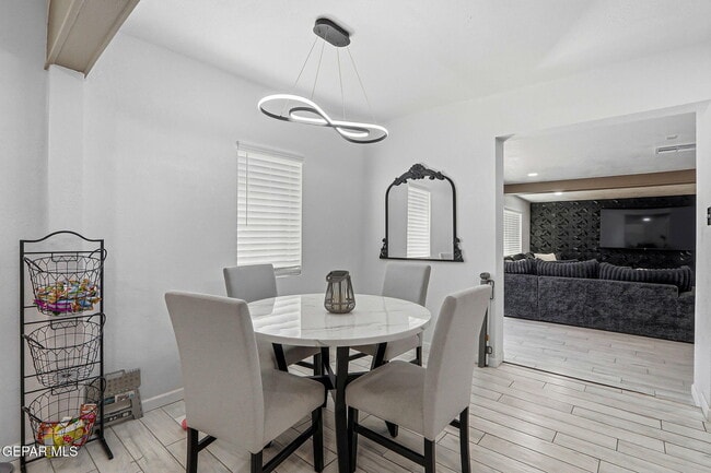 Building Photo - 7740 Phoenix Ave