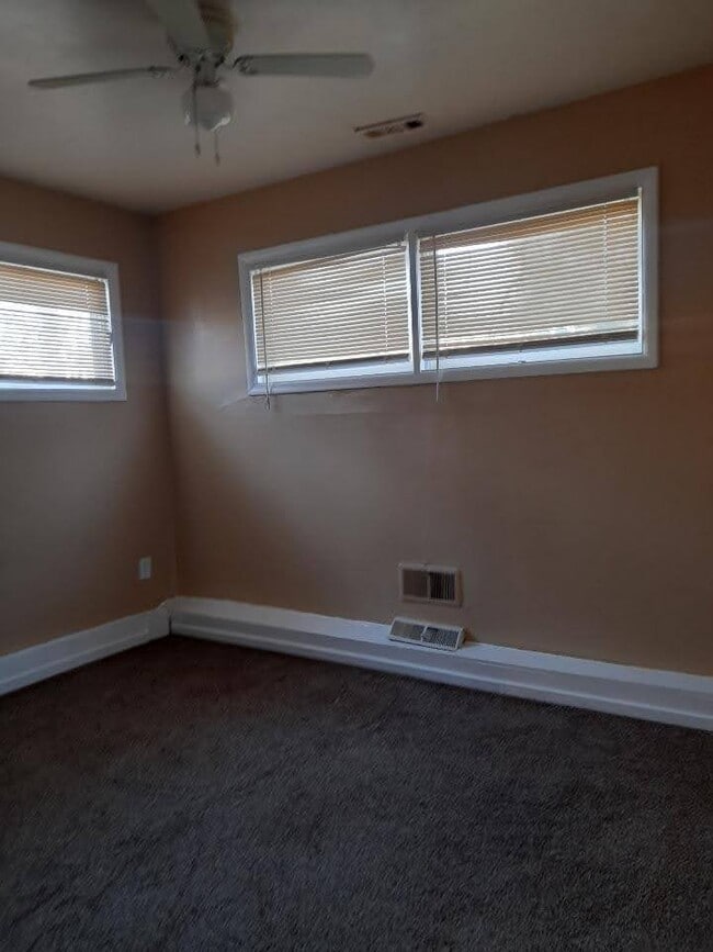 Building Photo - 8406 E 114th Terrace