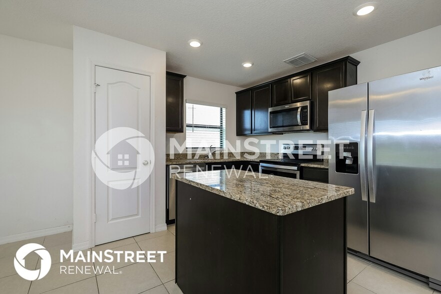 Building Photo - 1499 Swan Lake Cir