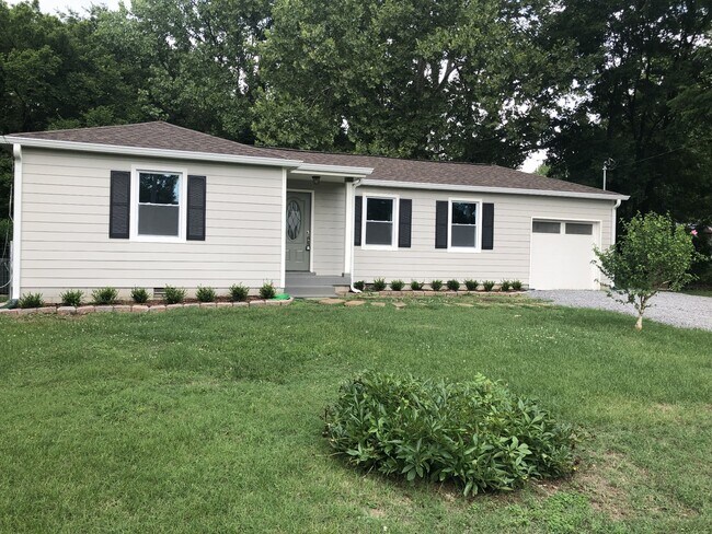 Primary Photo - 903 Drummond Dr
