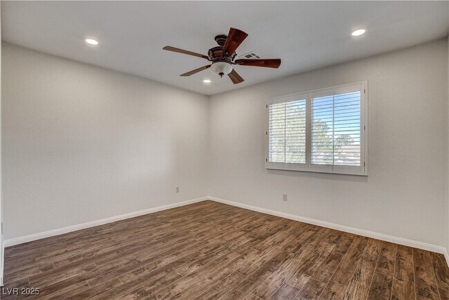Building Photo - 9405 Mast Dr