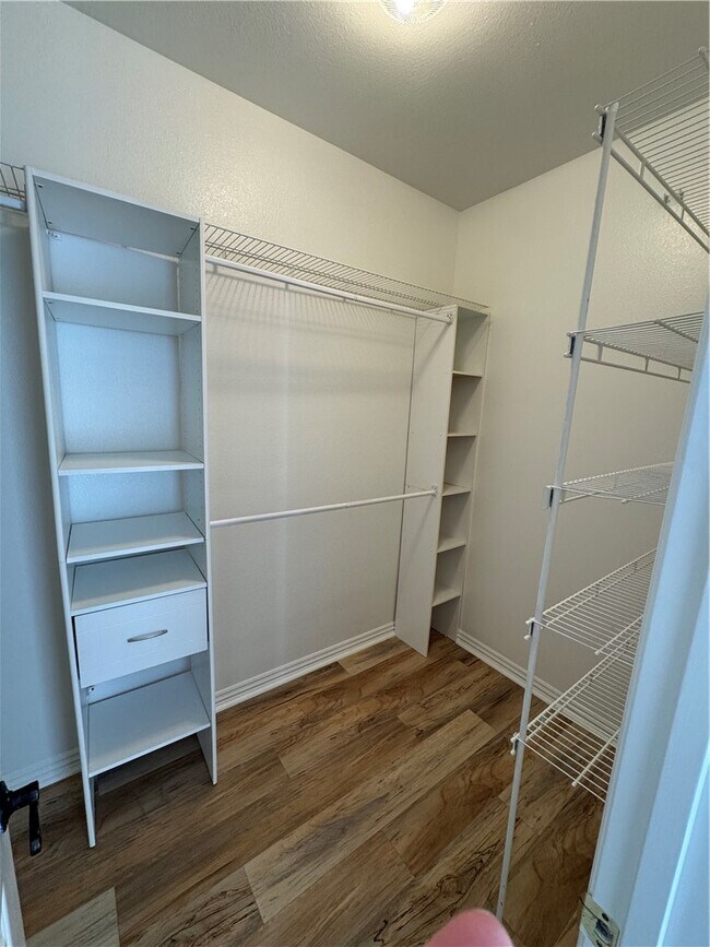 Building Photo - 314 Center Dr